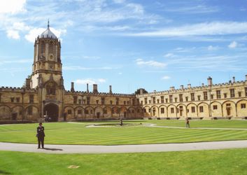 Oxford-University-Walking-Tour-1024x683-1.jpeg